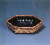 塗ヒゴ編菓子器